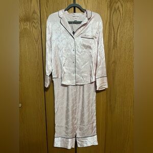 Victoria’s Secret Women’s Pajama Set light pink silk satin small and medium
